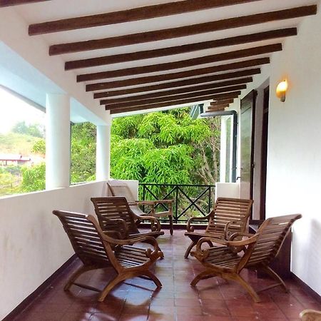 Amandari Holiday Villa Gelioya Exterior photo