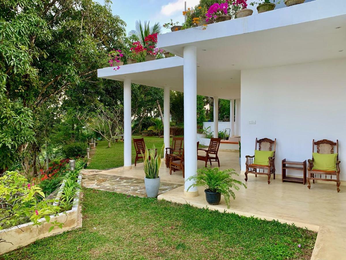 Amandari Holiday Villa Gelioya Exterior photo