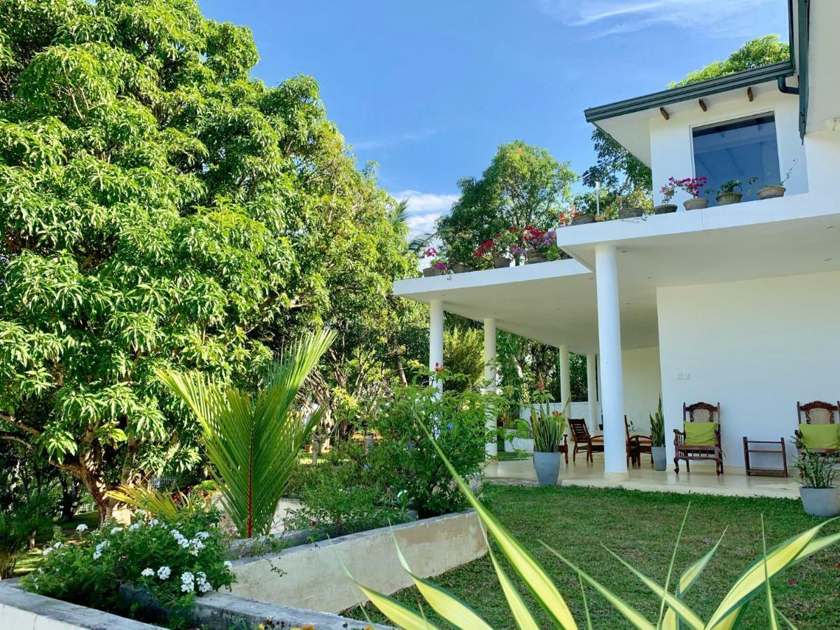Amandari Holiday Villa Gelioya Exterior photo